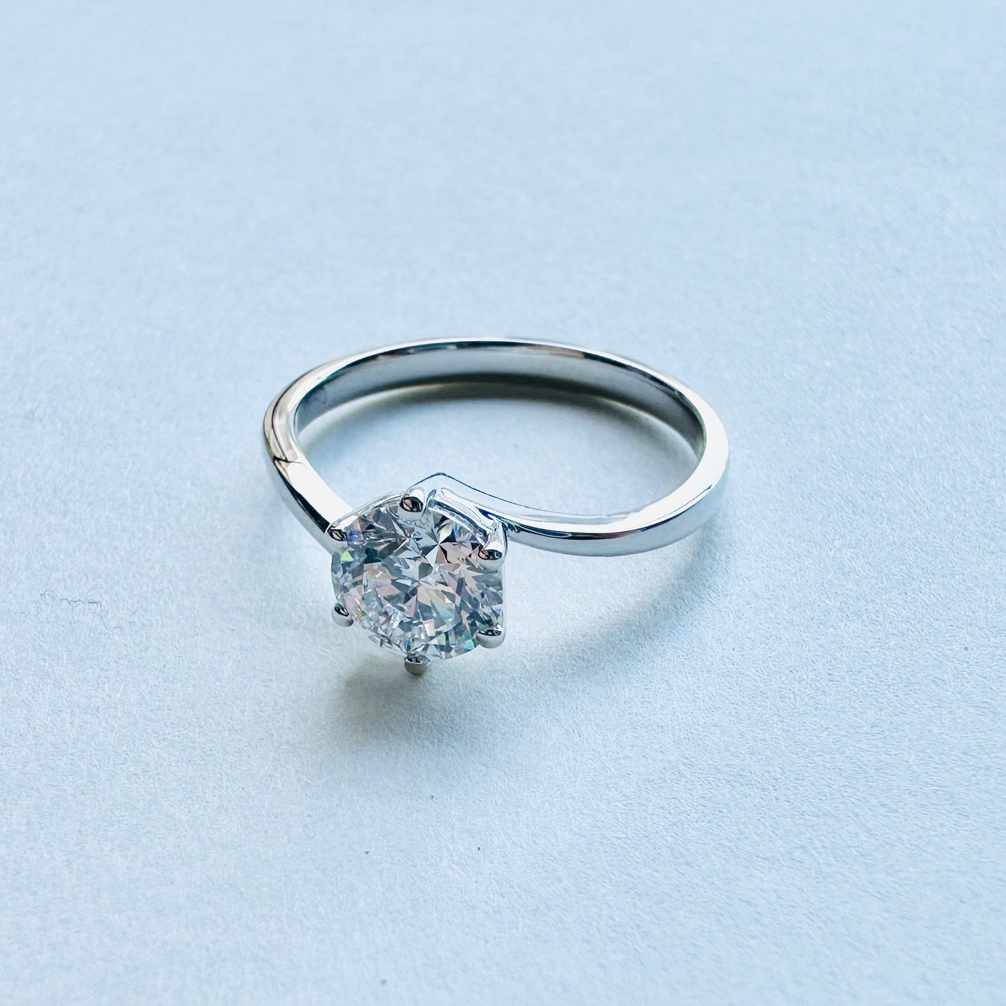 Lab Grown Diamond Ring | Six prong wave design | 18k white gold ring | IGI certified diamond